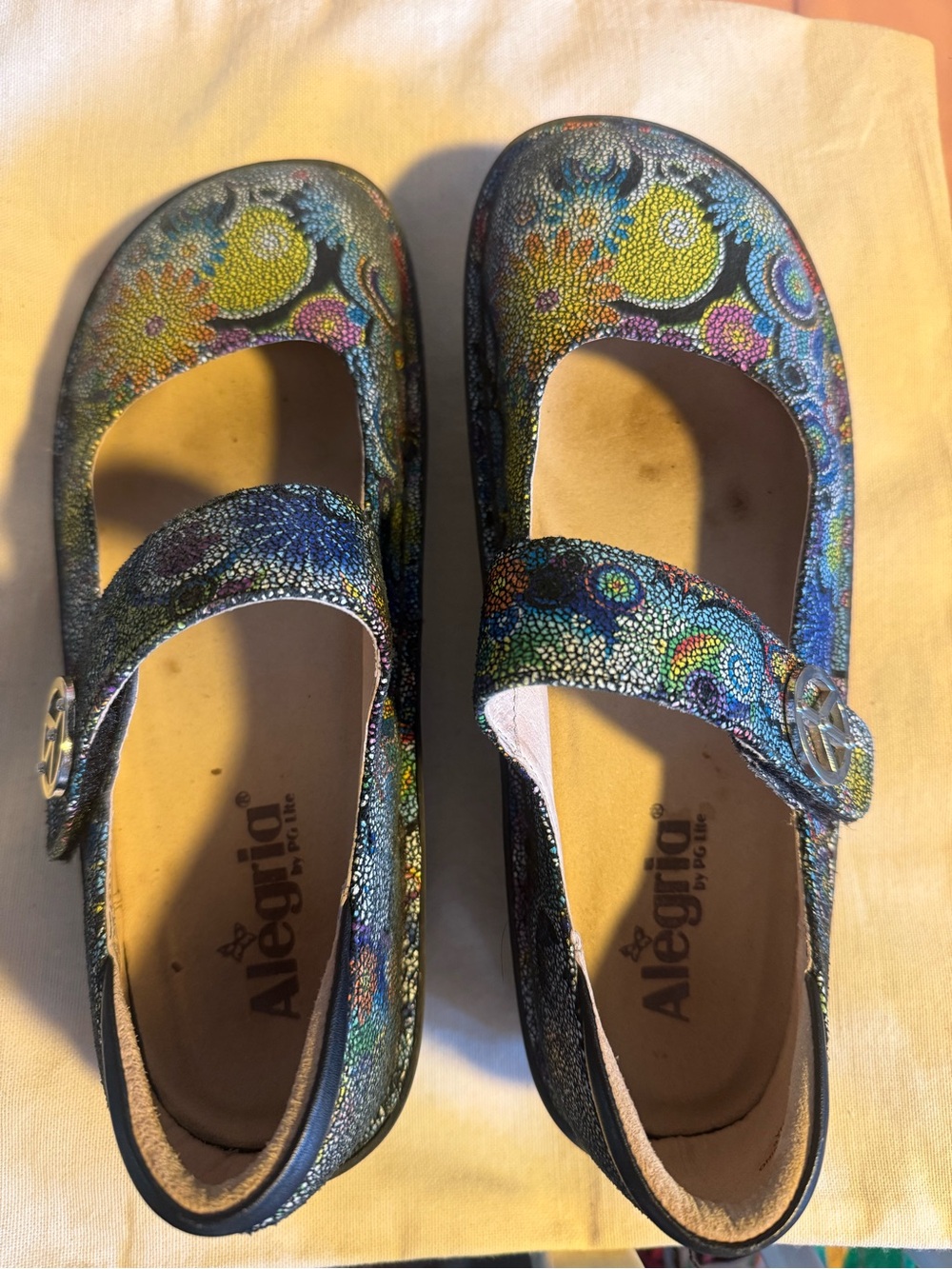 Alegria women’s Floral Pattern Mary Janes in Blue and Yellow